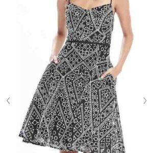 Banana Republic Sleeveless Cotton Black/White Geo Lace Dress | Size 2